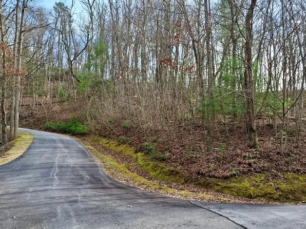 4 Hollywalk Trl, Sylva, NC 28779