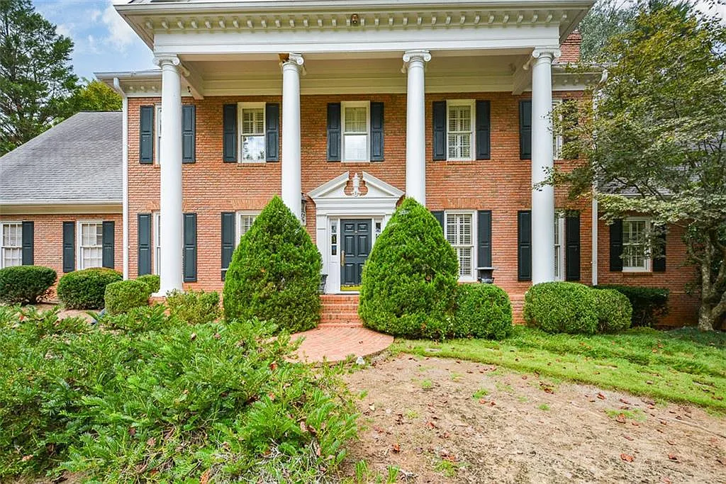 6 bed, 7.0 bath, 7000 sqft, $9,995 — Photo 4