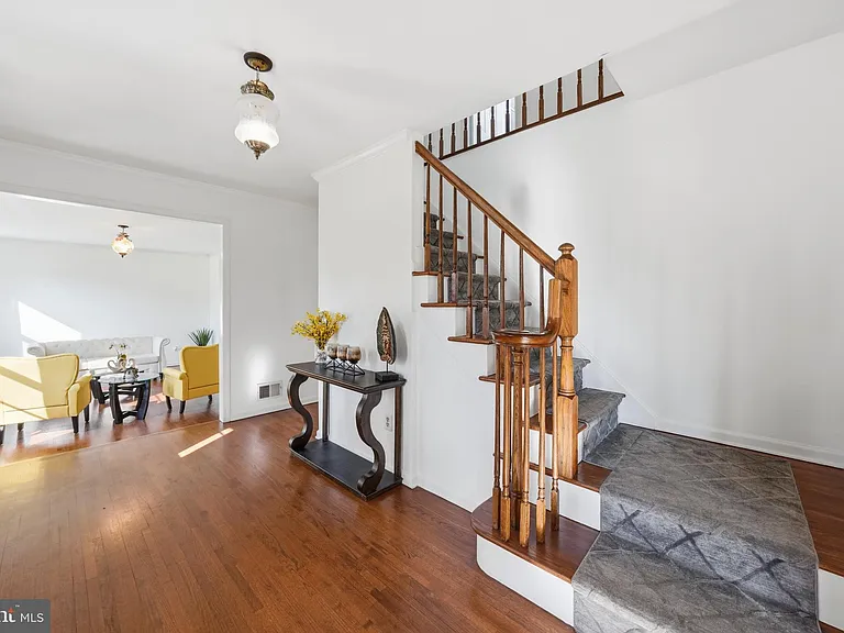 7 Monroe Pl — Photo 36
