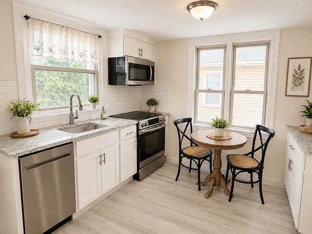 803 Burke St — Photo 3