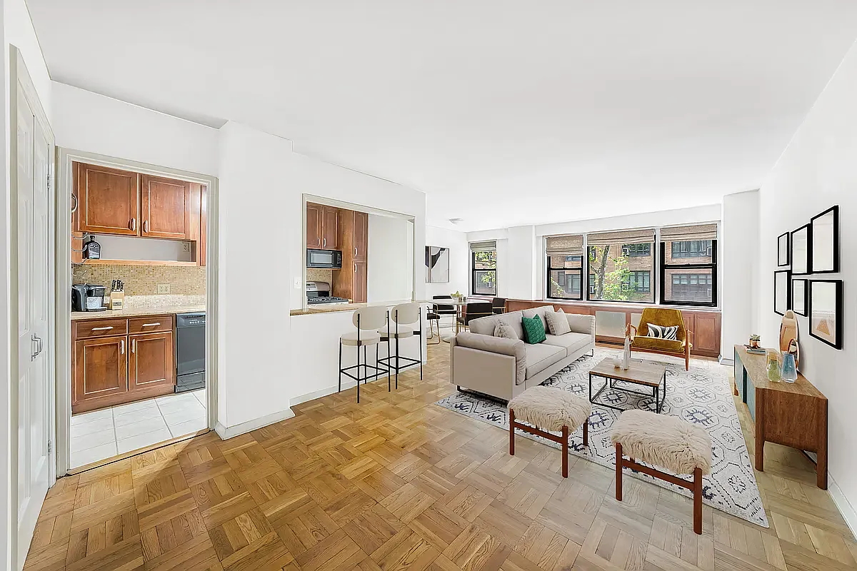 345 East 52nd Street — Photo 1