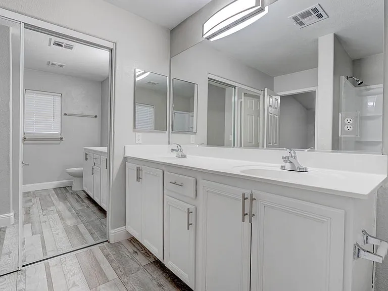 6469 Abbey Door Ct — Photo 36