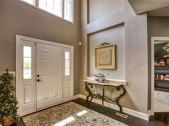 5th image of 9064 Hearthstone Dr
