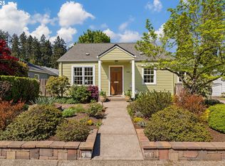 2476 Emerald St, Eugene, OR 97403