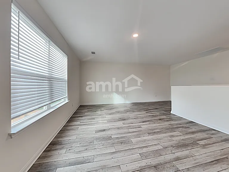 1211 Treeta Trl — Photo 11