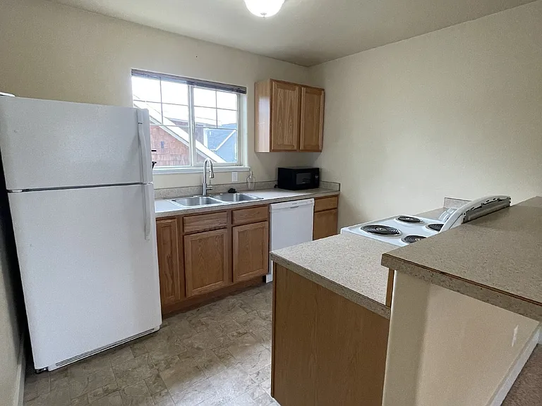 1 bed, 1.0 bath, 640 sqft, $1,600 — Photo 5
