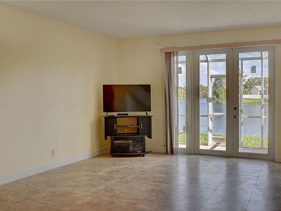 4th image of 1381 Sorrento Drive #1381