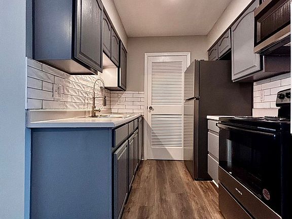 2nd image of 3097-3107 Silver Rock Ave #3105