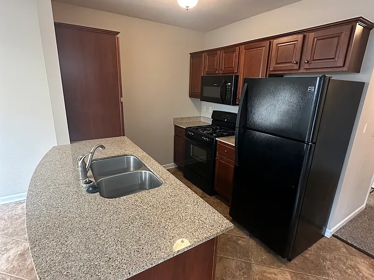 Dockside Village Apartments — Photo 45