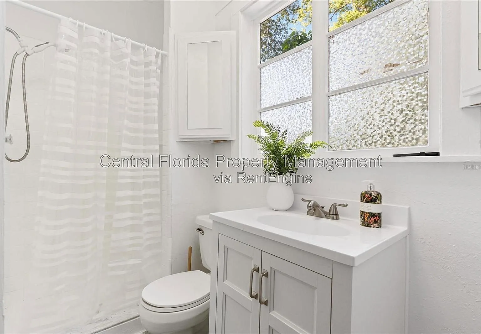 3 bed, 2.0 bath, 1250 sqft, $2,300 — Photo 3