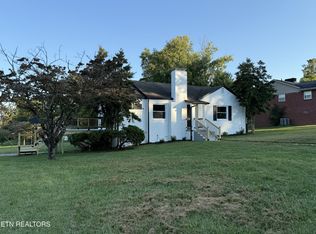 1620 Scenic Dr, Maryville, TN 37803