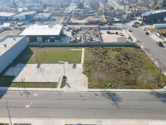 2nd image of 5102 Park Diane Ave