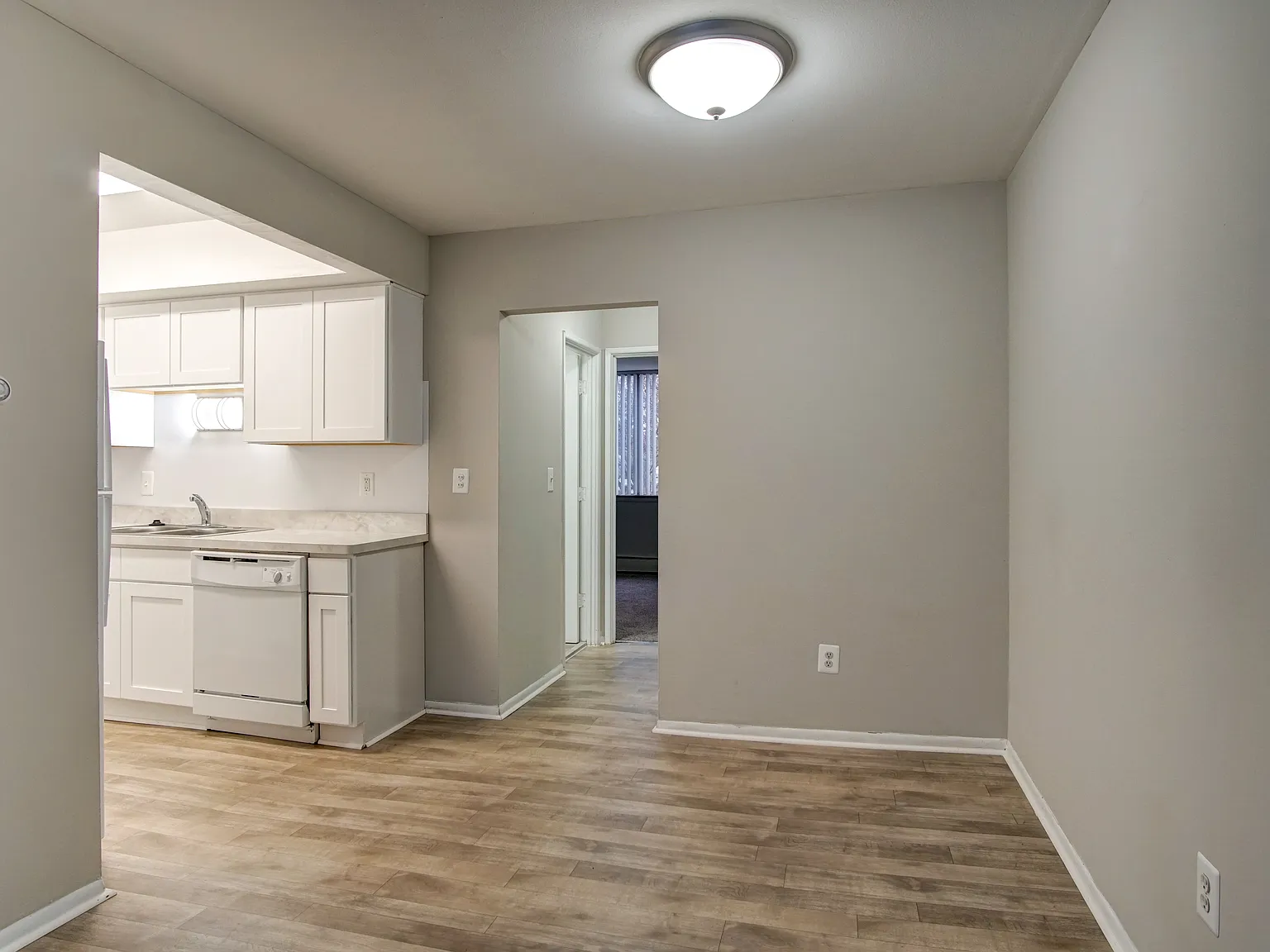 Eton Square Apartments and Townhomes — Photo 4