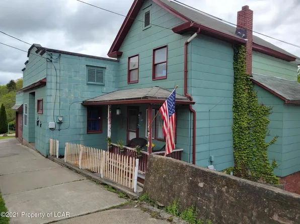 39 Arch St, Glen Lyon, PA 18617