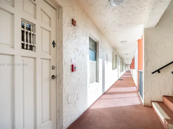 150 S Hollybrook Ter APT 208, Hollywood, FL 33025