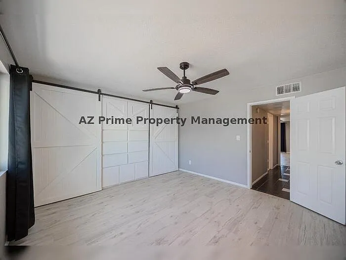 1634 W Sack Dr — Photo 14