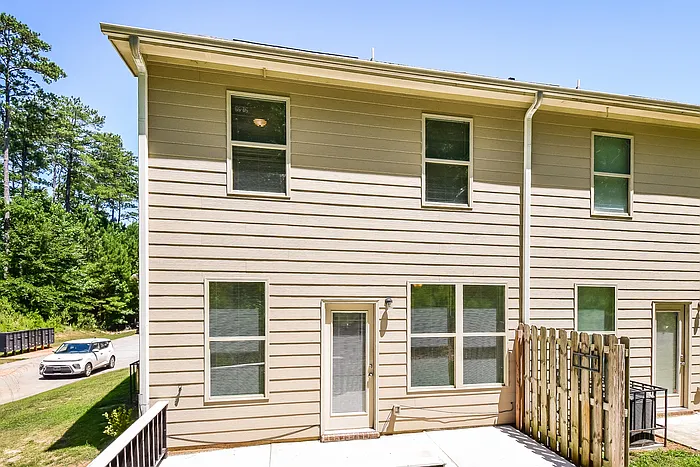 3253 Pennington Dr — Photo 16