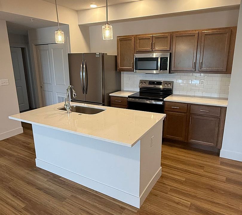 1st image of 913 Green Mill Rd #11