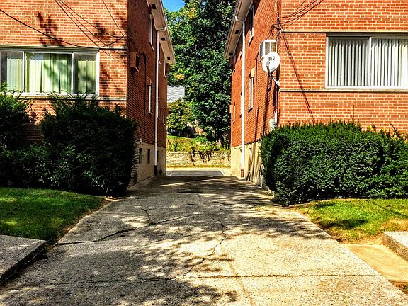 2nd image of 3154 Schubert Ave APT 1