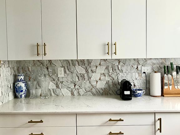 Marble tile/backsplash