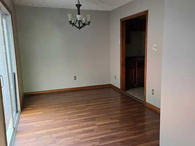 102 Goldenview Ln — Photo 5