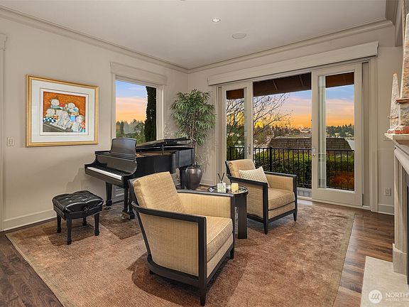 5th image of 232 Overlake Drive E