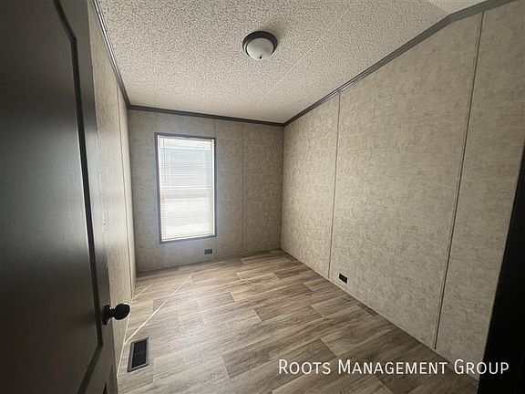 4th image of 310 Hester Ave #121