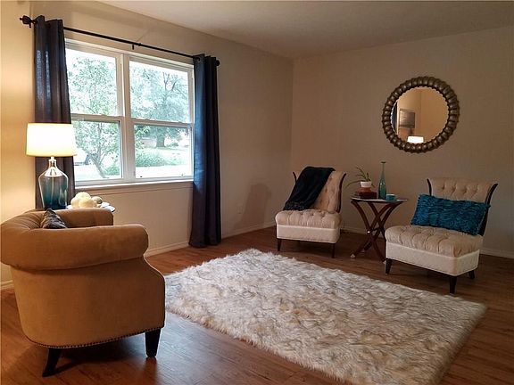 5th image of 303 Tanglewood Dr