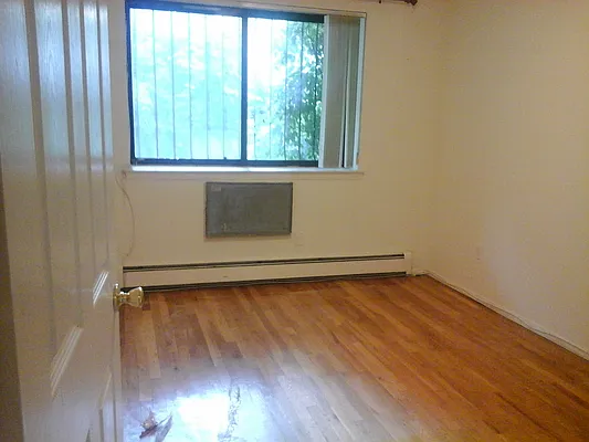 Rented by 18 REALTY | media 12