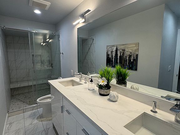5th image of 4524 12th Ave S #B