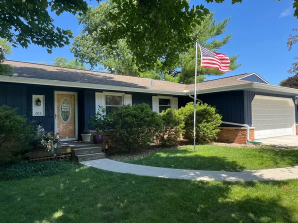203 Centennial Ave, Normal, IL 61761