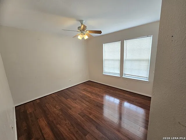 1803 White Magnolia — Photo 12