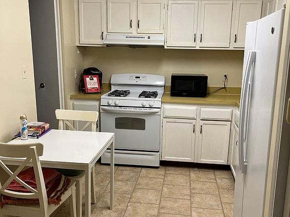 5th image of 7807 Dassett Ct APT 202