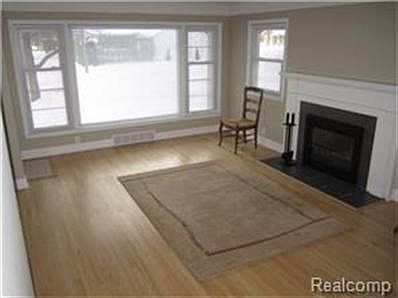 4th image of 3674 Betsy Ross Ave