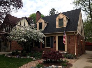 9904 Auburndale St, Livonia, MI 48150