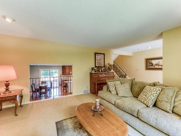 4th image of 67 Birnamwood Dr