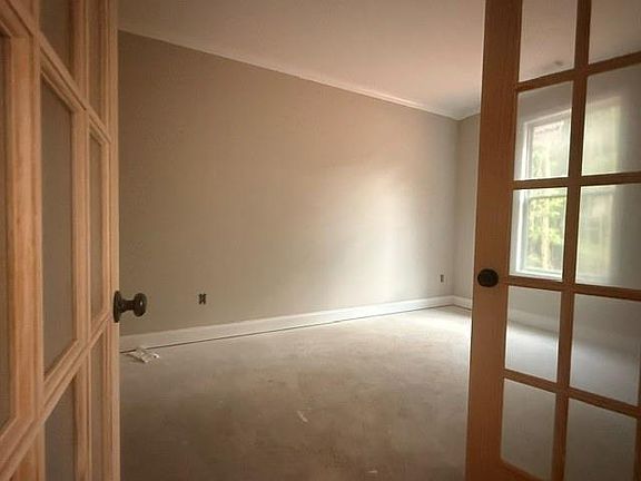 5th image of 745 Mulberry Rock Rd