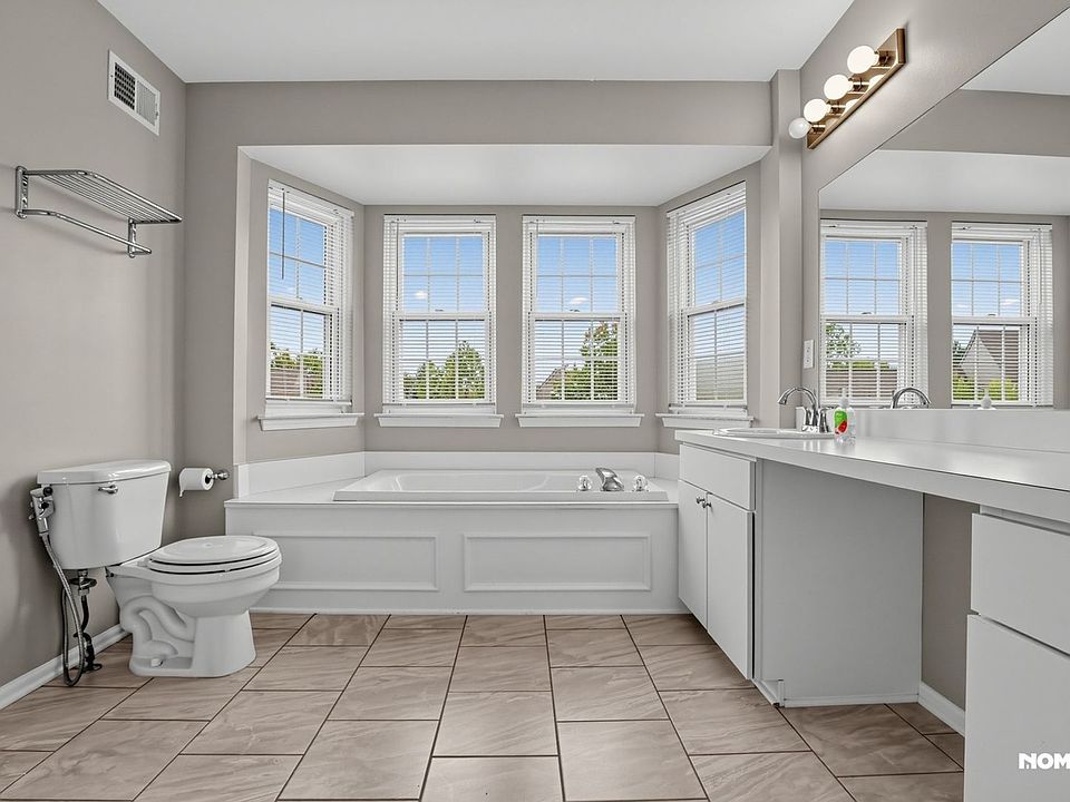 4156 Hunters Cir E, photo 16