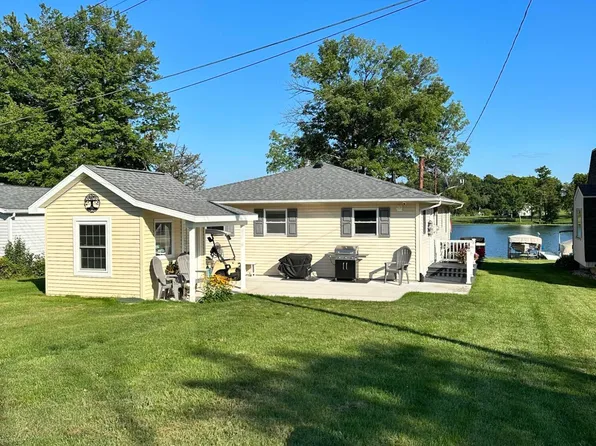 850 Charles Rd, Hudson, MI 49247