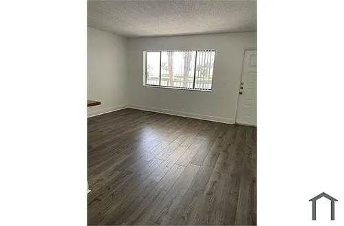 1622 Meadows Cir W Photo 1