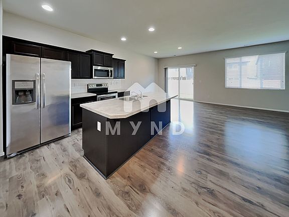 3rd image of 10533 190th St E