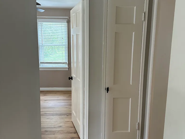 hallway to bedrooms