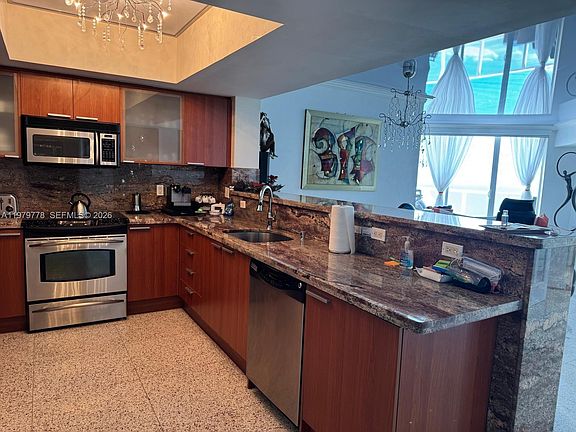 3rd image of 16699 Collins Ave APT 2710