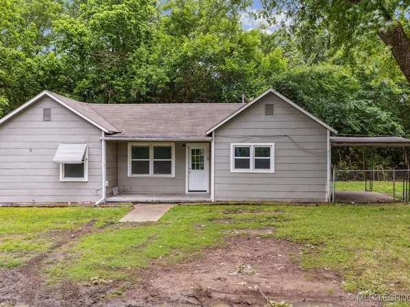 1123 W Spring St, Collinsville, OK 74021