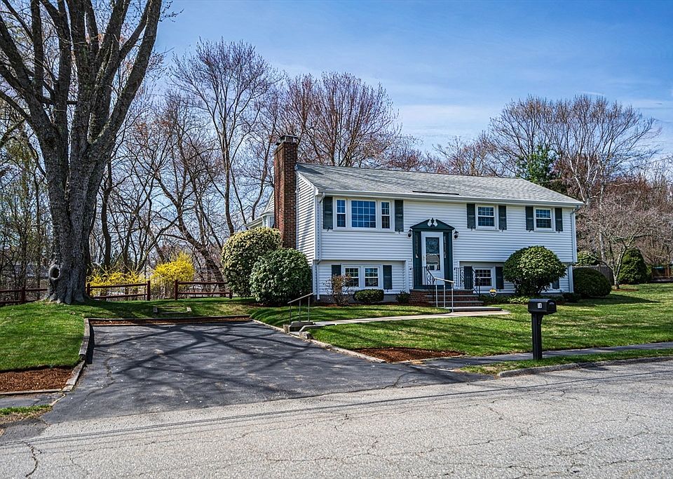 1st image of 18 Stonewall Dr