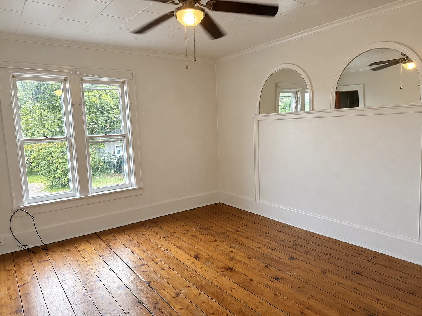 3 bed, 900 sqft, $1,200 — Photo 2