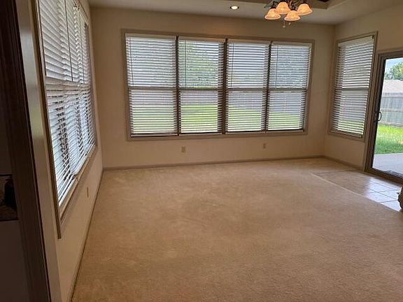 4th image of 502 Terra Linda Ln