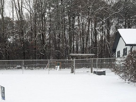 4th image of 7807 Hixson Pike
