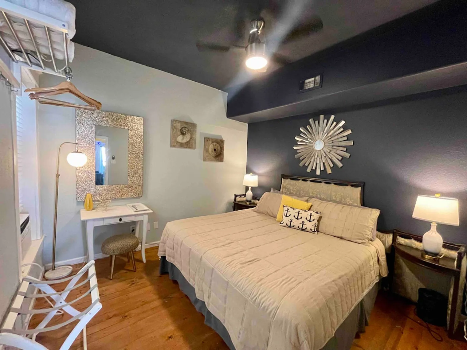 1 bed, 1.0 bath, 645 sqft, $2,461 — Photo 3