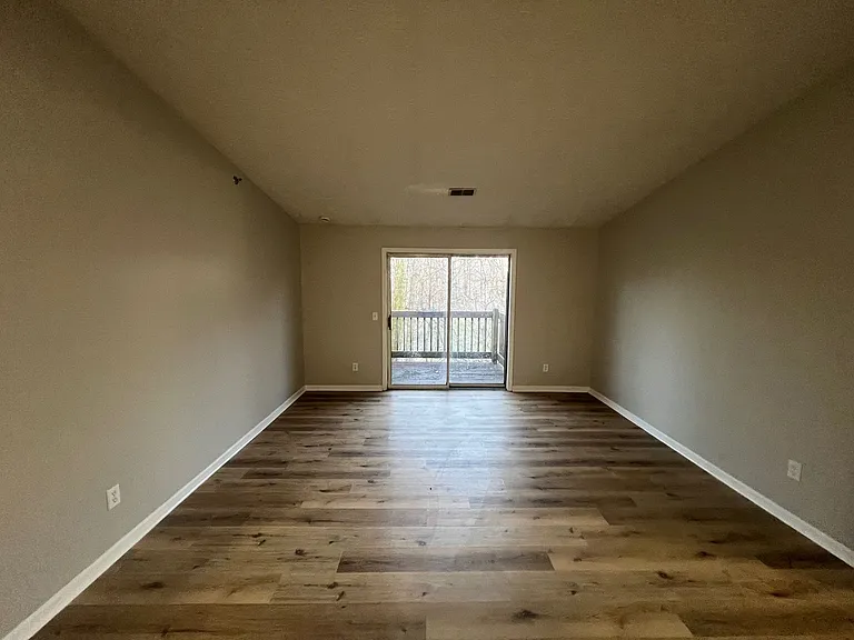 726 W Jefferson St — Photo 19